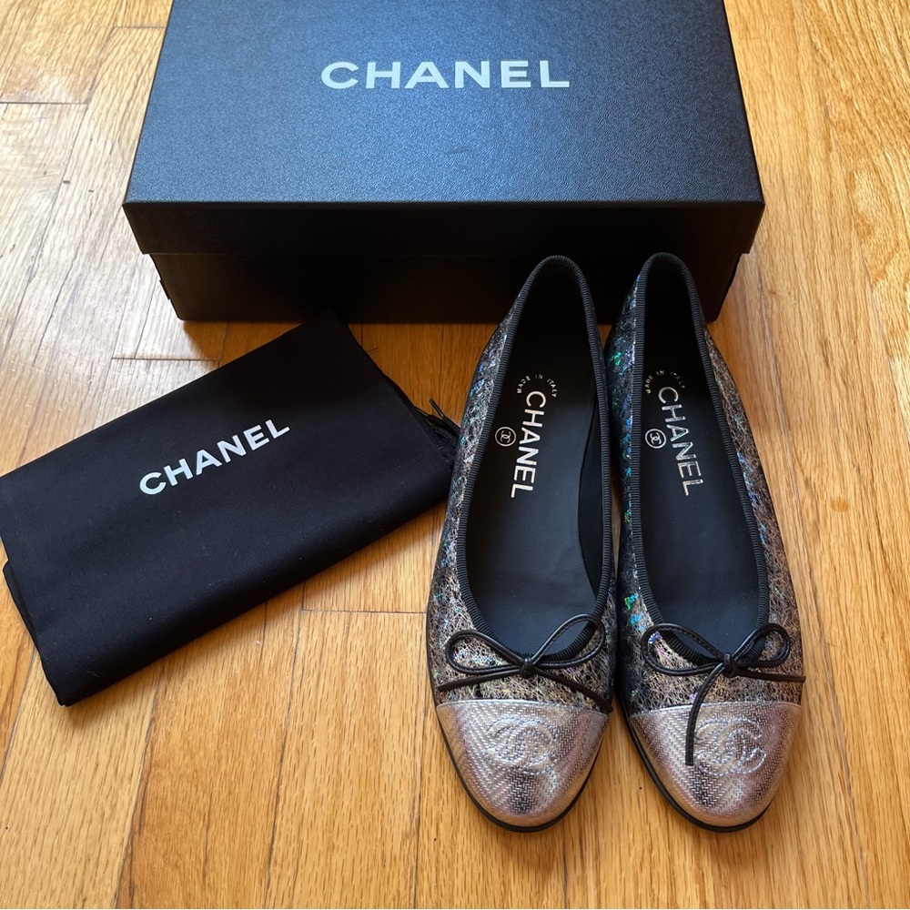 NEW CHANEL Iridescent Leather Ballet Flats Shoes 36
